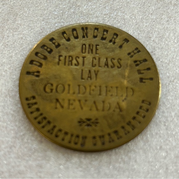 Vintage Las Vegas Token Bundle - very unique & cool  - great sports room pieces - Picture 4 of 12